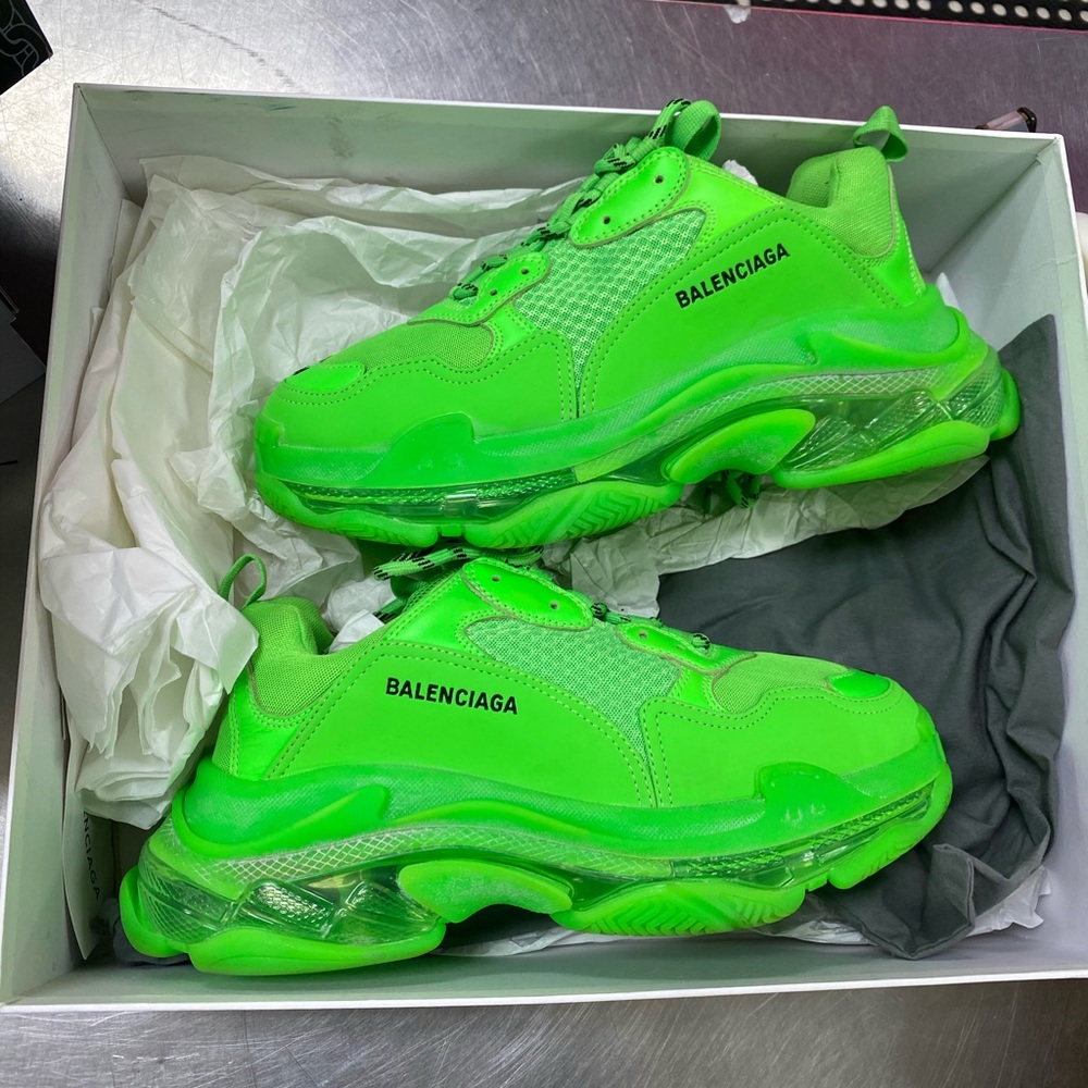 MEN'S TRIPLE S CLEAR SOLE SNEAKER IN GREEN